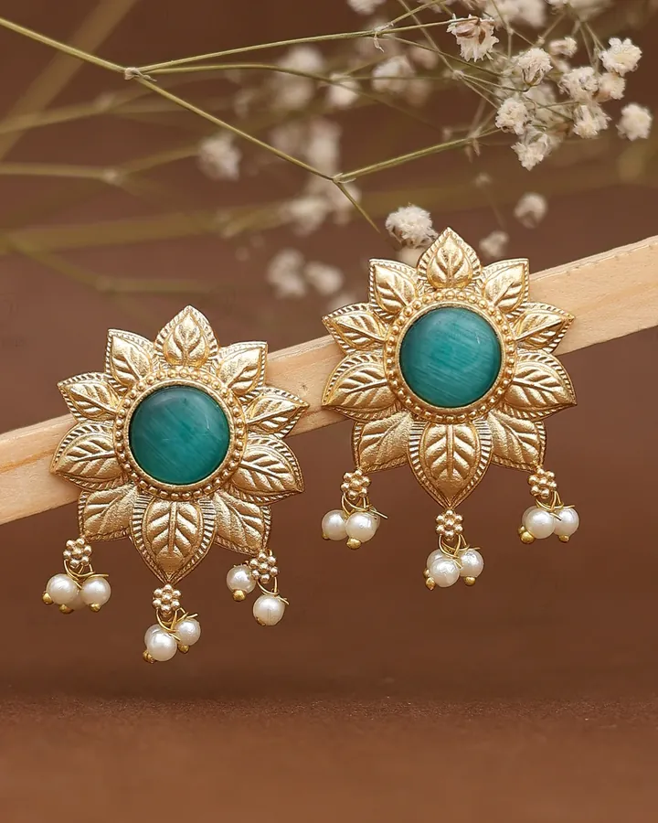 Kanak premium studs in teal
